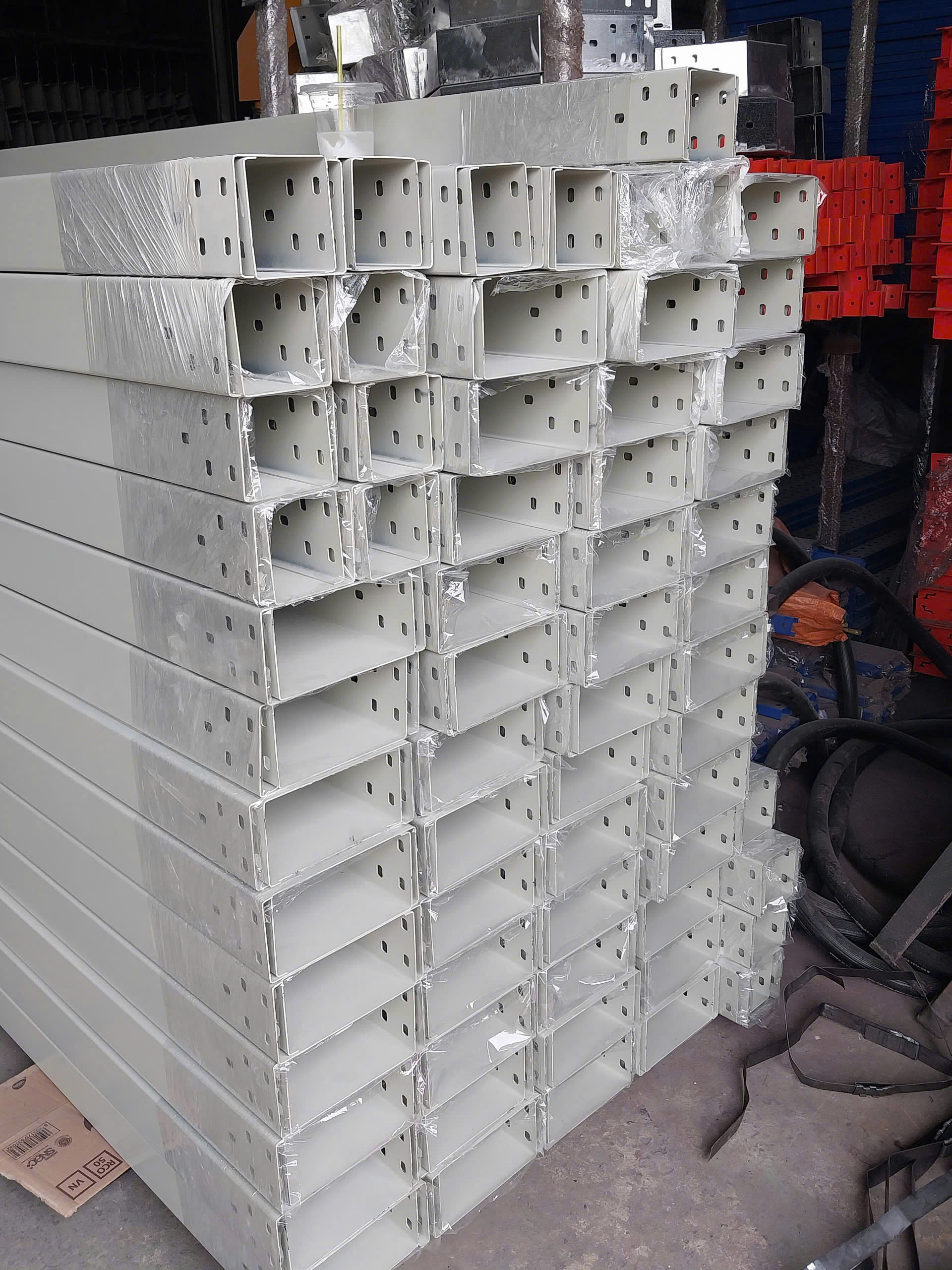 MÁNG ĐIỆN & THANG ĐIỆN SƠN TĨNH ĐIỆN / MẠ KẼM